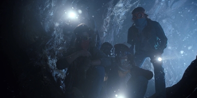 Stranger_Things_S02E09_mp42011.jpg