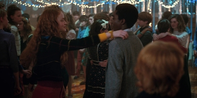 Stranger_Things_S02E09_mp43085.jpg