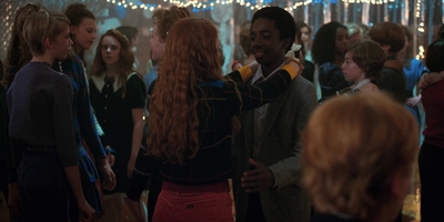 Stranger_Things_S02E09_mp43088.jpg