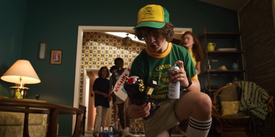 Stranger_Things_S03E01_mp44648.jpg