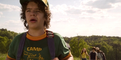 Stranger_Things_S03E01_mp45603.jpg