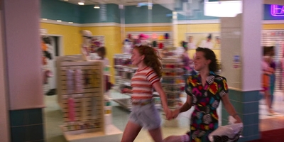 Stranger_Things_S03E02_mp48582.jpg