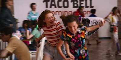 Stranger_Things_S03E02_mp48638.jpg