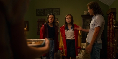 Stranger_Things_S03E03_mp42606.jpg