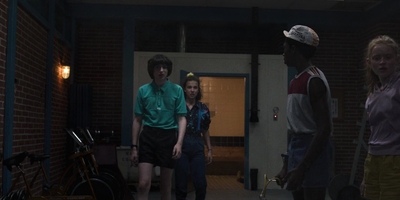 Stranger_Things_S03E04_mp45794.jpg