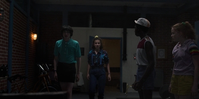 Stranger_Things_S03E04_mp45795.jpg