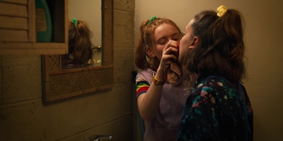 Stranger_Things_S03E05_mp46922.jpg