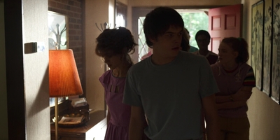 Stranger_Things_S03E05_mp47722.jpg