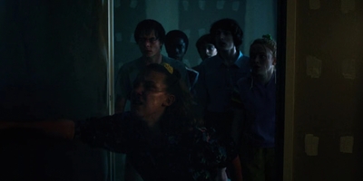 Stranger_Things_S03E06_mp40256.jpg