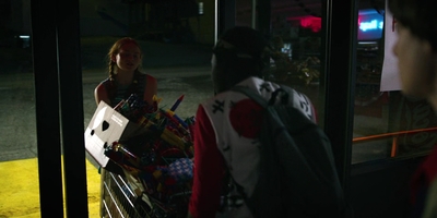 Stranger_Things_S03E07_mp45197.jpg
