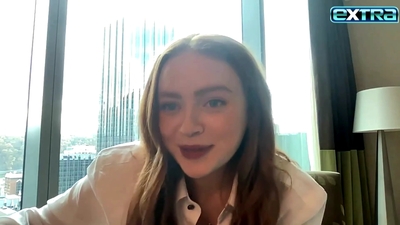 2022-11-03_-_extratv_-_Dear_Zoe_Interview_mp46609.jpg
