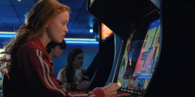 Stranger_Things_S02E01_mp41843.jpg