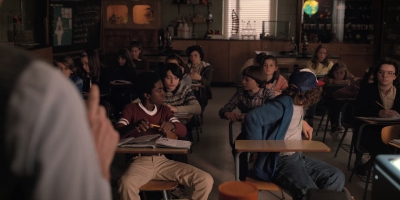Stranger_Things_S02E03_mp46720.jpg