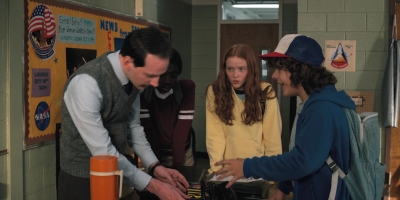 Stranger_Things_S02E03_mp48028.jpg
