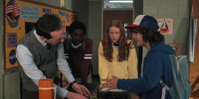 Stranger_Things_S02E03_mp48029.jpg