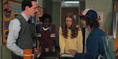 Stranger_Things_S02E03_mp48032.jpg
