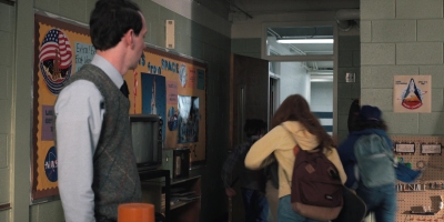 Stranger_Things_S02E03_mp48052.jpg