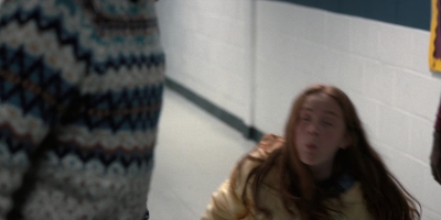 Stranger_Things_S02E03_mp48191.jpg