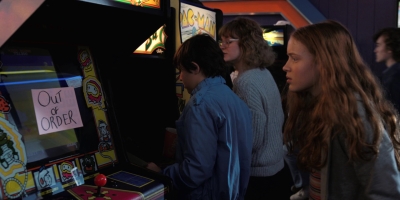 Stranger_Things_S02E05_mp41270.jpg