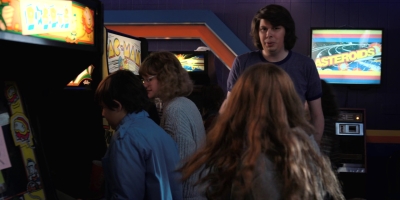Stranger_Things_S02E05_mp41273.jpg