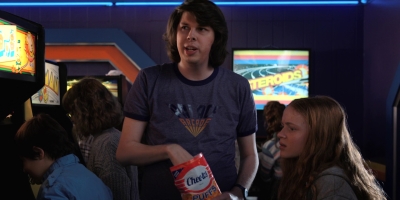 Stranger_Things_S02E05_mp41280.jpg