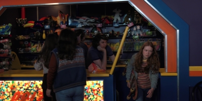 Stranger_Things_S02E05_mp42337.jpg