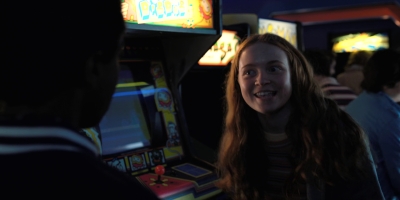 Stranger_Things_S02E05_mp42369.jpg