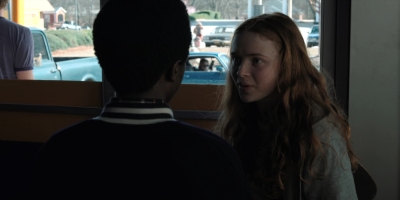 Stranger_Things_S02E05_mp42416.jpg
