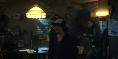 Stranger_Things_S02E08_mp48436.jpg
