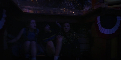 Stranger_Things_S03E08_mp48325.jpg
