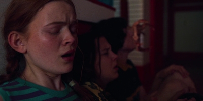 Stranger_Things_S03E08_mp48574.jpg