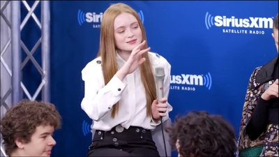 2017-11-01_-_SiriusXM_-_Stranger_Things_S02_Interview_mp44633.jpg