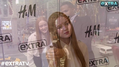 2017-12-02_-_extratv_-_Stranger_Things_S02_Interview_mp44888.jpg