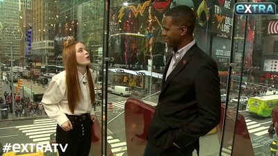 2017-12-02_-_extratv_-_Stranger_Things_S02_Interview_mp44897.jpg
