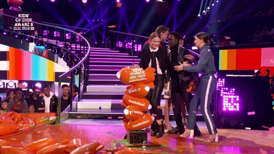 2018-03-24_-_Kids_Choice_Awards_1_mp45563.jpg