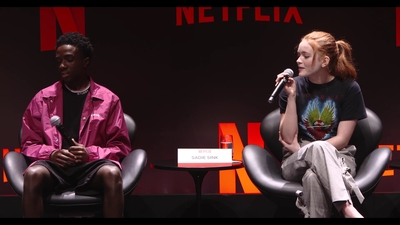 2018-12-10_-_Stranger_Things_Press_Conference_in_Brazil_mp40297.jpg