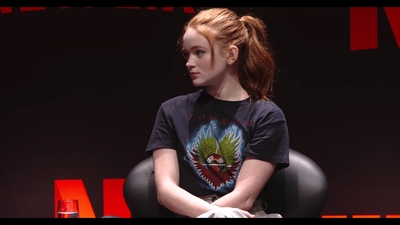 2018-12-10_-_Stranger_Things_Press_Conference_in_Brazil_mp40514.jpg
