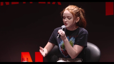 2018-12-10_-_Stranger_Things_Press_Conference_in_Brazil_mp40578.jpg