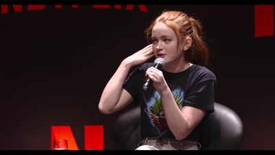 2018-12-10_-_Stranger_Things_Press_Conference_in_Brazil_mp40581.jpg