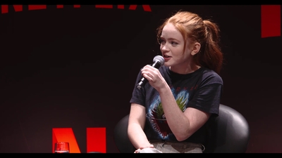 2018-12-10_-_Stranger_Things_Press_Conference_in_Brazil_mp40587.jpg