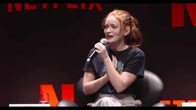 2018-12-10_-_Stranger_Things_Press_Conference_in_Brazil_mp40816.jpg