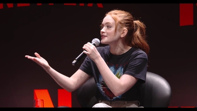 2018-12-10_-_Stranger_Things_Press_Conference_in_Brazil_mp40832.jpg