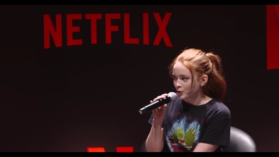 2018-12-10_-_Stranger_Things_Press_Conference_in_Brazil_mp41078.jpg