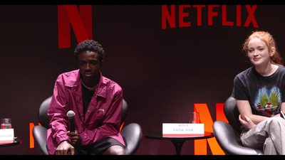 2018-12-10_-_Stranger_Things_Press_Conference_in_Brazil_mp41512.jpg