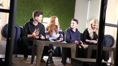 2019-04-03_-_PLAYING_GAMES_with_the_STRANGER_THINGS_CAST_mp42757.jpg