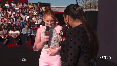2019-06-28_-_Stranger_Things_Season_3_Premiere_4_mp43527.jpg