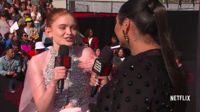 2019-06-28_-_Stranger_Things_Season_3_Premiere_4_mp43576.jpg