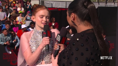 2019-06-28_-_Stranger_Things_Season_3_Premiere_4_mp43590.jpg