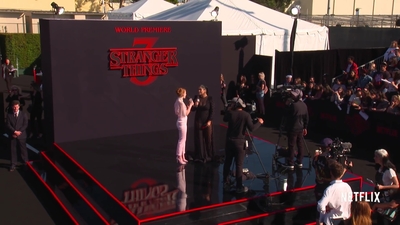 2019-06-28_-_Stranger_Things_Season_3_Premiere_4_mp43595.jpg