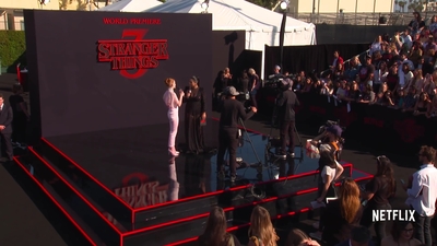 2019-06-28_-_Stranger_Things_Season_3_Premiere_4_mp43633.jpg